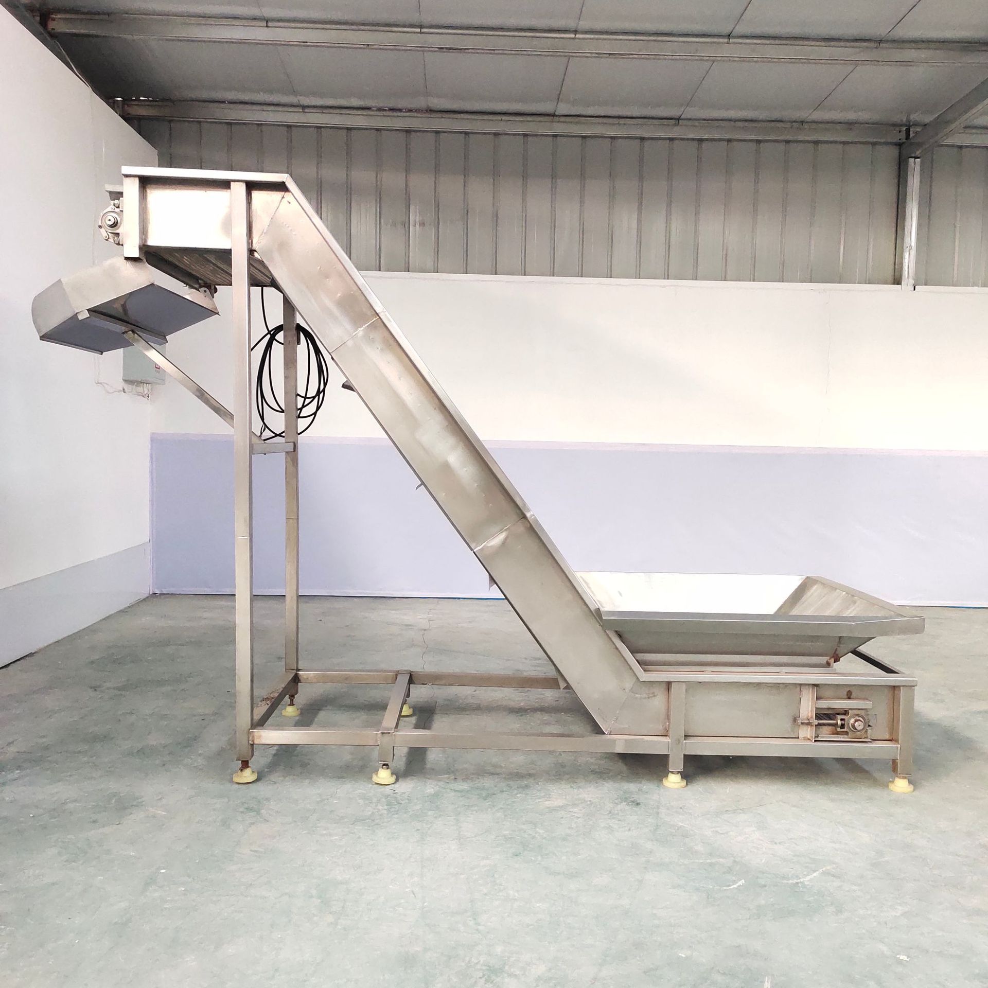 vegetable conveyor